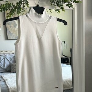 T Tahari Off White Mesh Vneck front Sleeveless Top SZ S